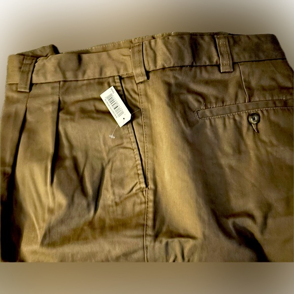 Amazon Essentials men's classic fit Chino Taupe;
46 x 28 NWT - Picture 2 of 6